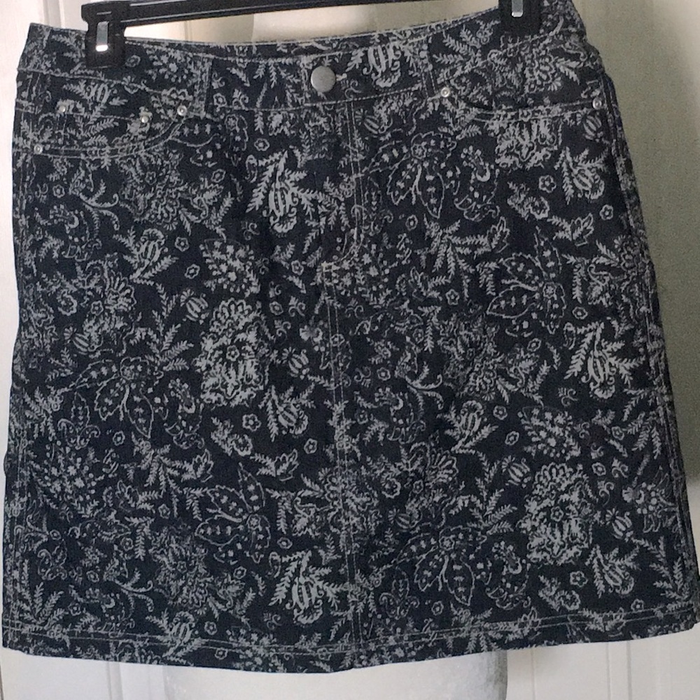 NWT Christopher & Banks mini skirt with shorts attached under navy blue size 10